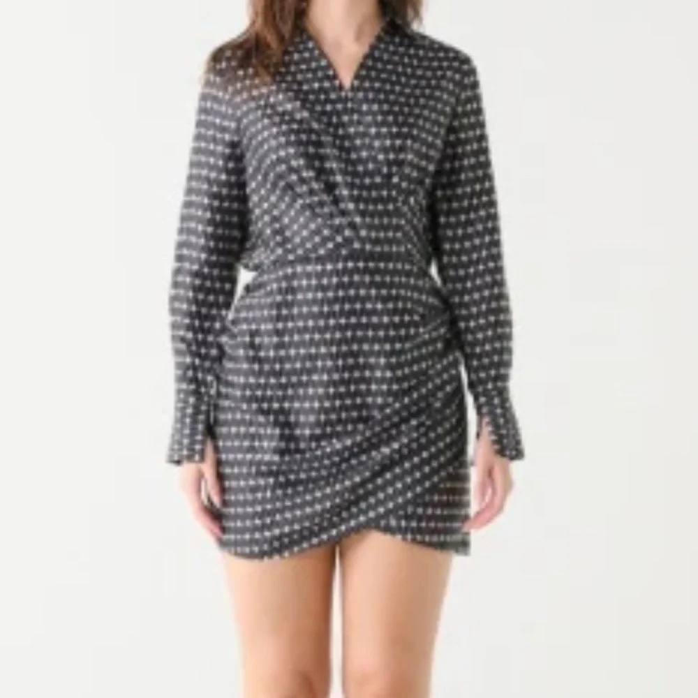 Black Tape ruched long sleeves satin‎ wrap mini dress Sz XL black ivory print